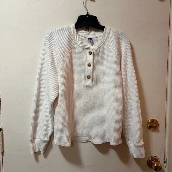 Old Navy Plush-Knit Waffle Henley – Large – Long Sleeve - Picture 9 of 9